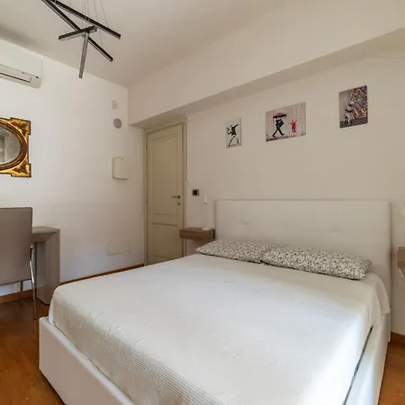 Guesthost - Porta Portese Modern Terrace Apartment Rom