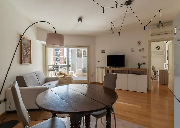 Guesthost - Porta Portese Modern Terrace Apartment *