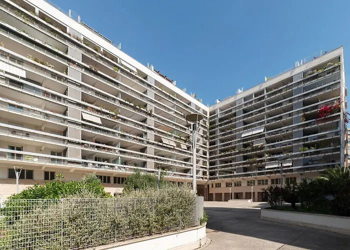 Guesthost - Porta Portese Modern Terrace Apartment
